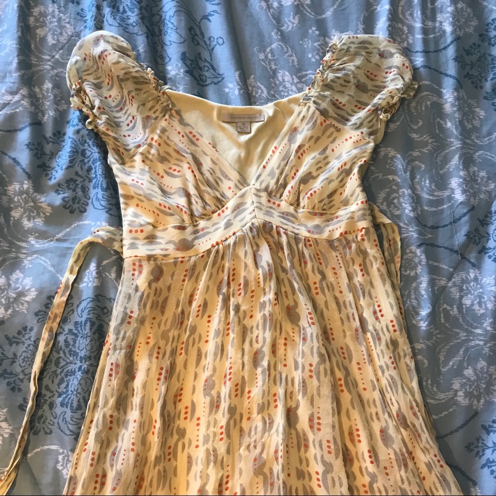 Yellow spring dress with pretty pattern! Size 8